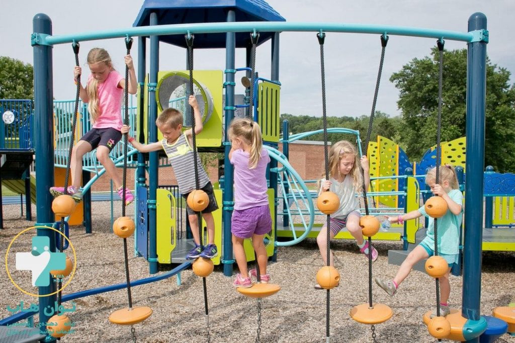 5 فایده بازی کردن کودکان در پارک 2